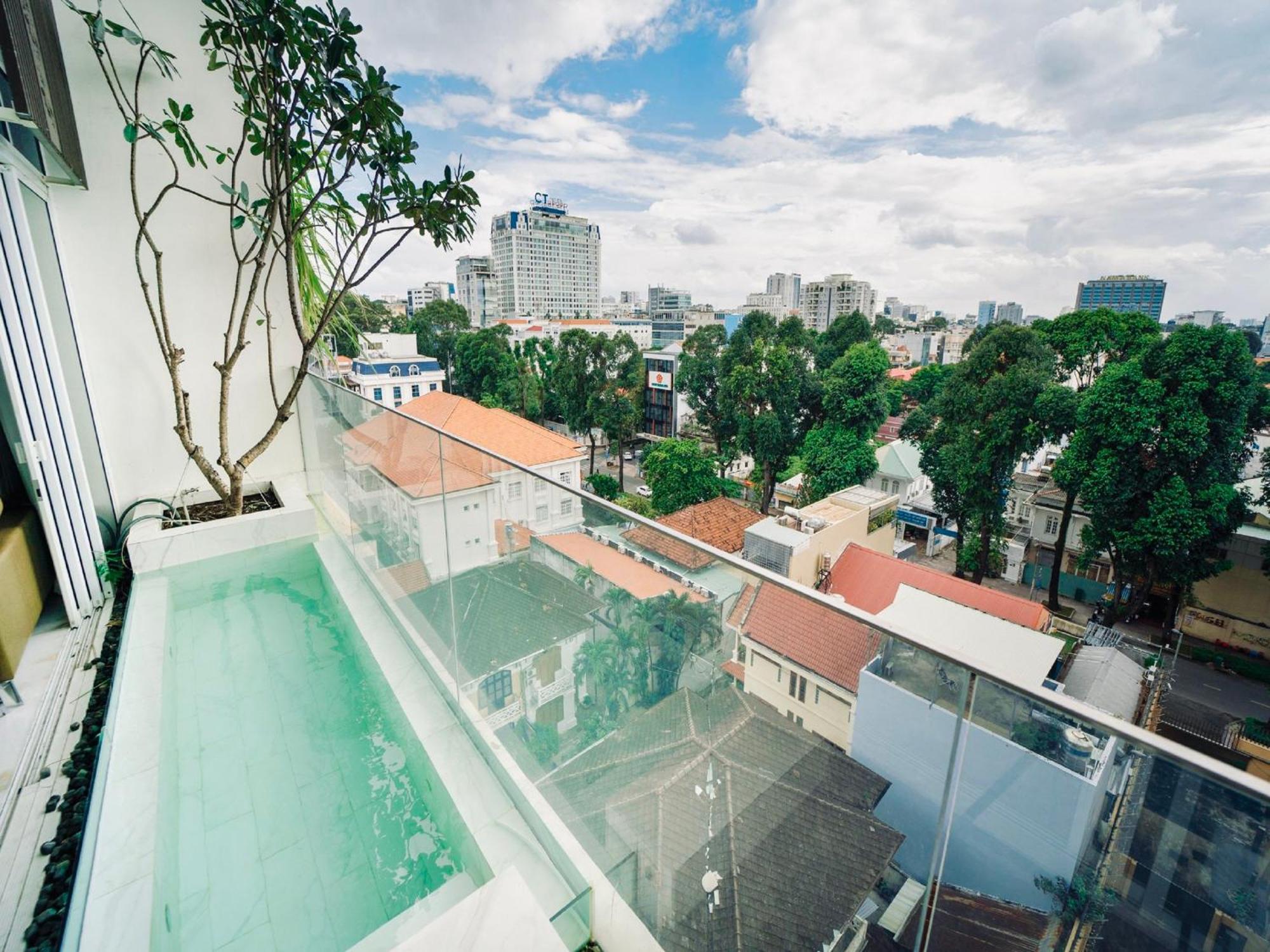 Serenity Saigon Sky Villas - Free One Way Airport Shuttle 호치민 외부 사진