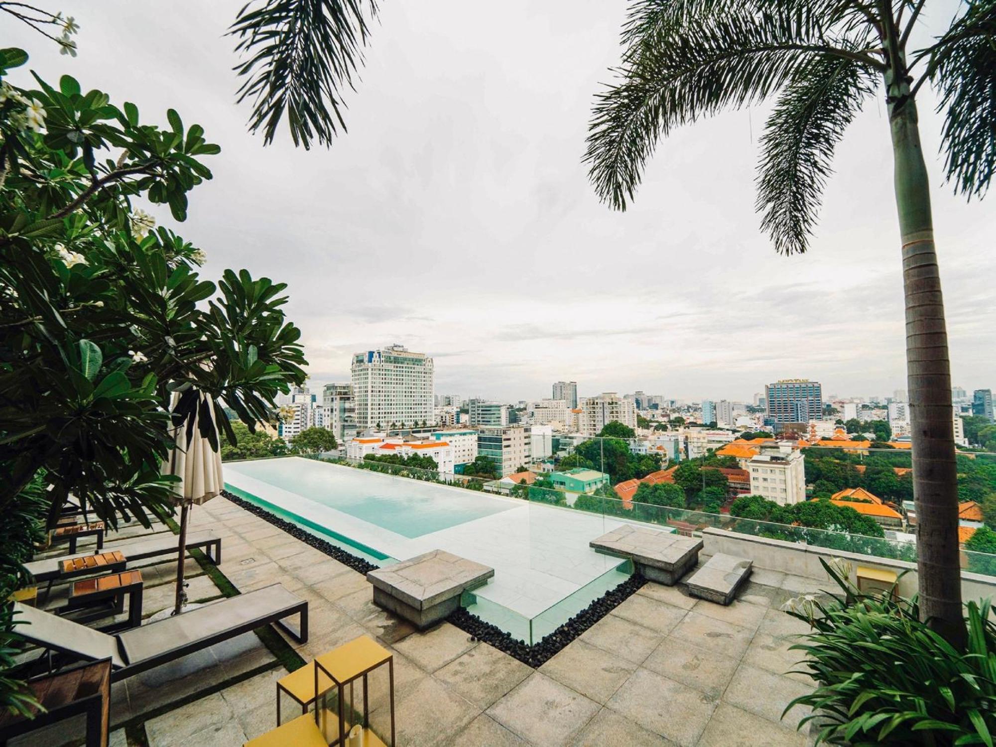 Serenity Saigon Sky Villas - Free One Way Airport Shuttle 호치민 외부 사진