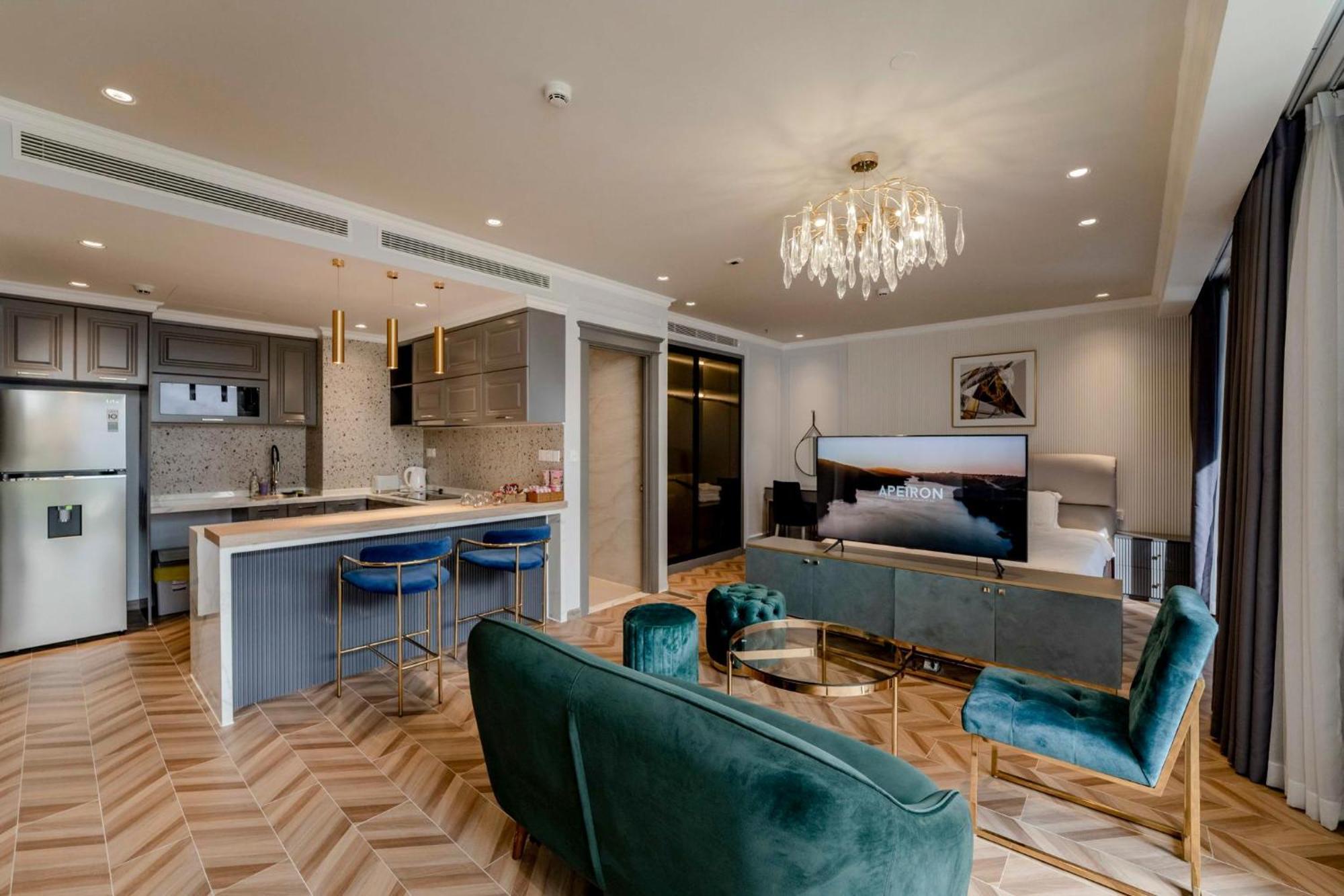 Serenity Saigon Sky Villas - Free One Way Airport Shuttle 호치민 외부 사진