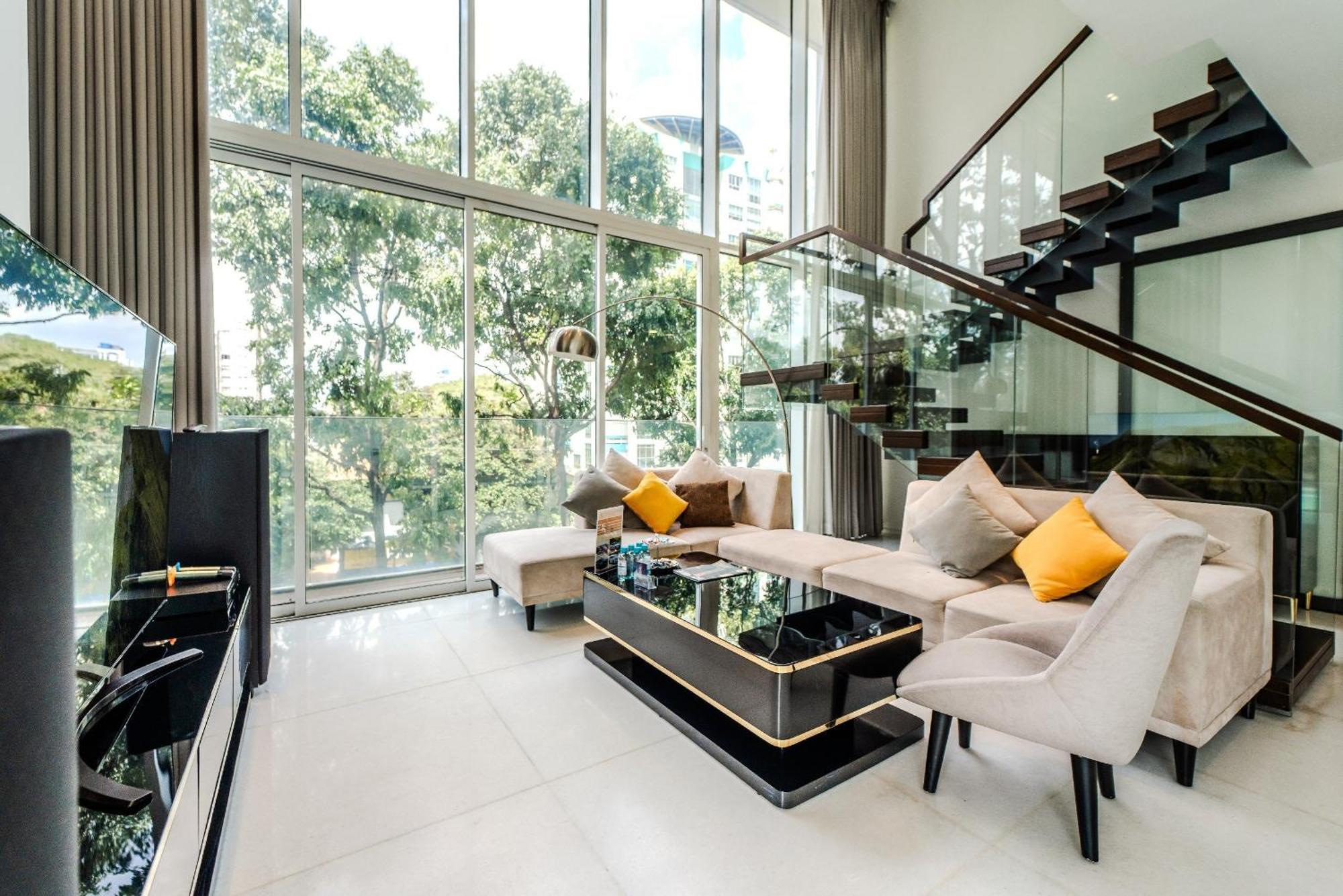 Serenity Saigon Sky Villas - Free One Way Airport Shuttle 호치민 외부 사진
