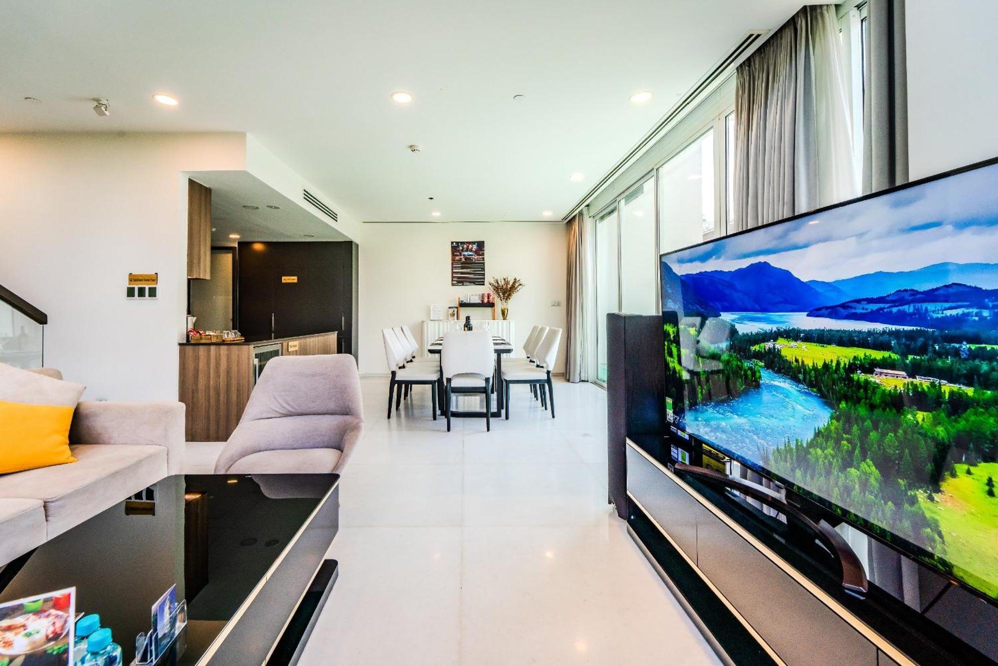 Serenity Saigon Sky Villas - Free One Way Airport Shuttle 호치민 외부 사진
