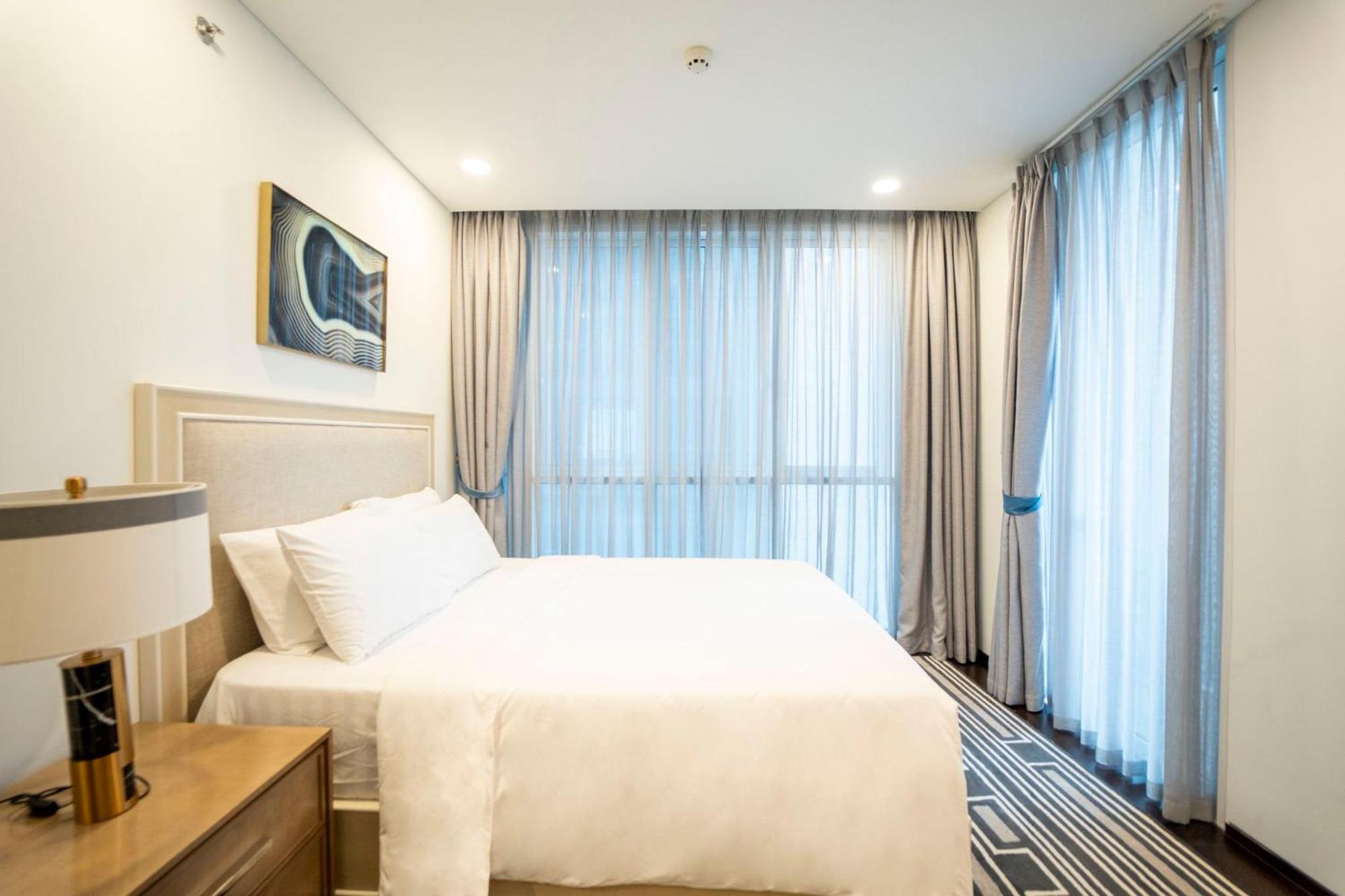 Serenity Saigon Sky Villas - Free One Way Airport Shuttle 호치민 외부 사진