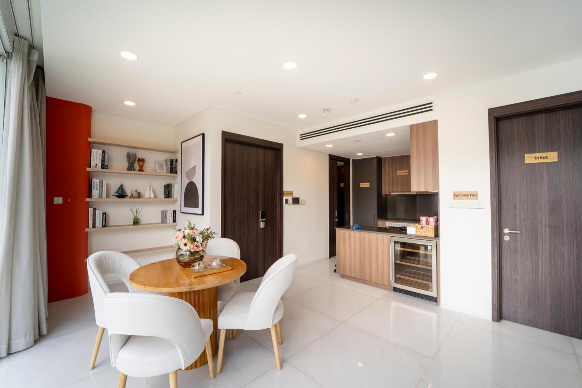 Serenity Saigon Sky Villas - Free One Way Airport Shuttle 호치민 외부 사진