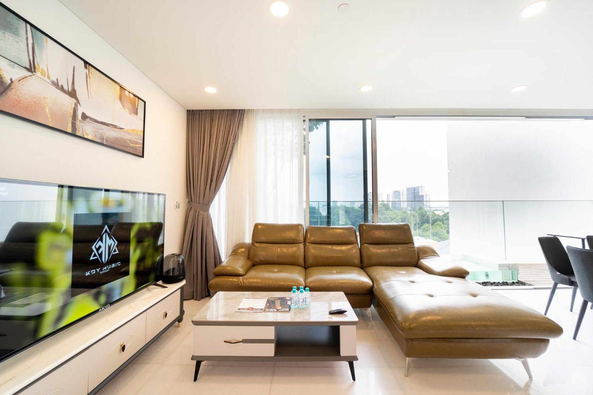 Serenity Saigon Sky Villas - Free One Way Airport Shuttle 호치민 외부 사진