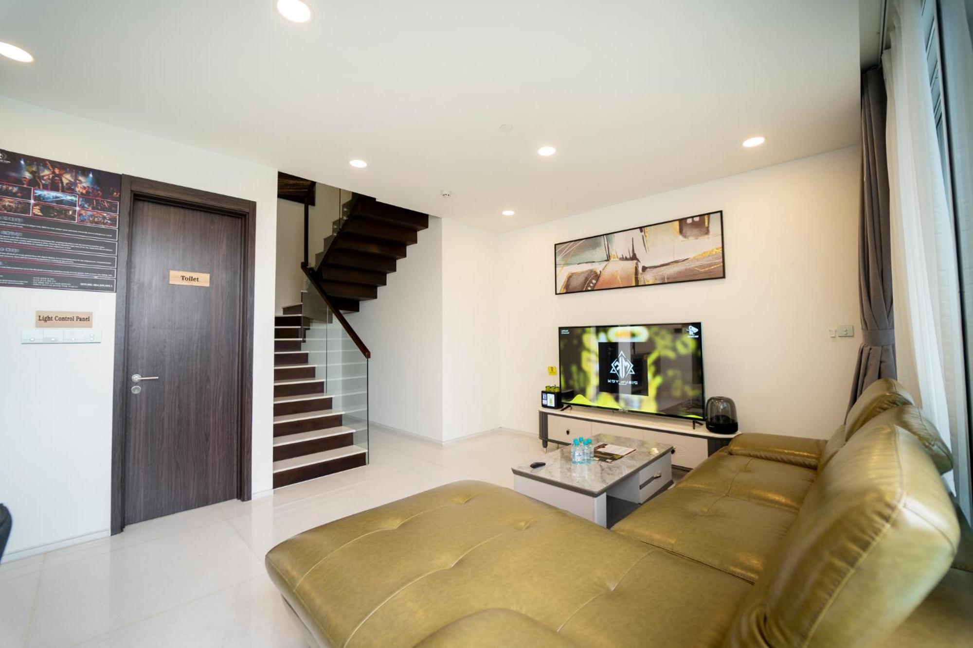 Serenity Saigon Sky Villas - Free One Way Airport Shuttle 호치민 외부 사진