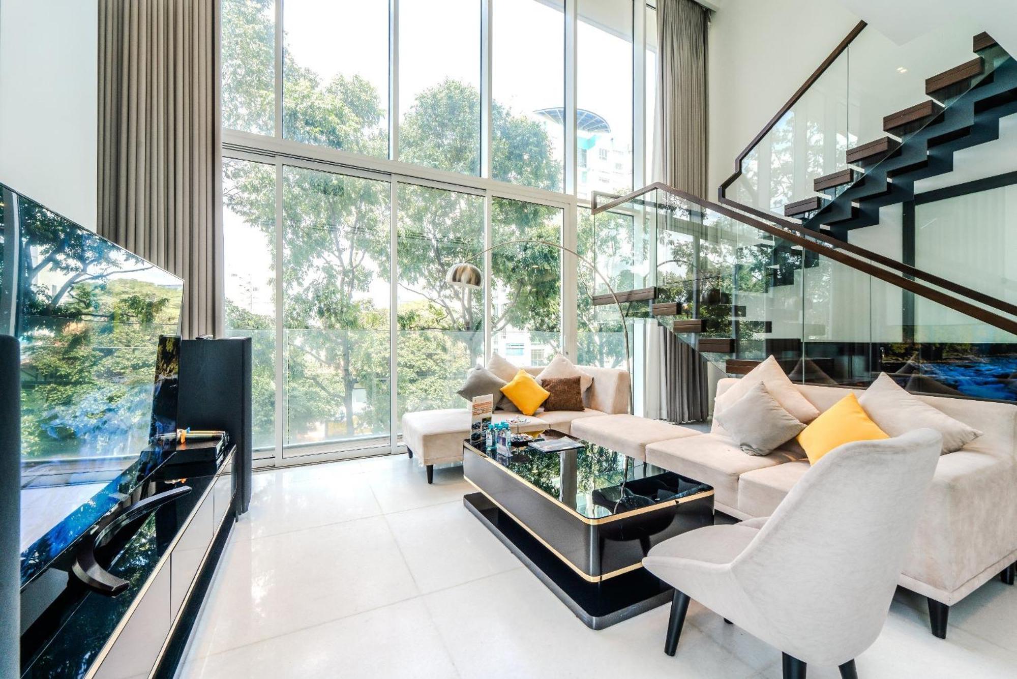 Serenity Saigon Sky Villas - Free One Way Airport Shuttle 호치민 외부 사진